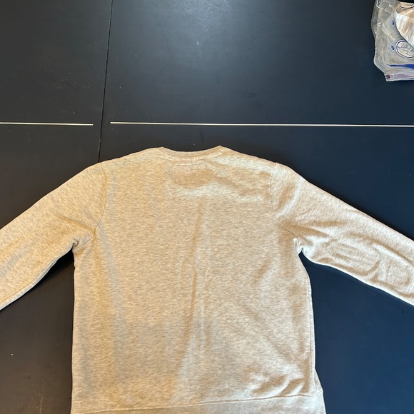 Influencer Sweatshirt - Picture 5 of 9